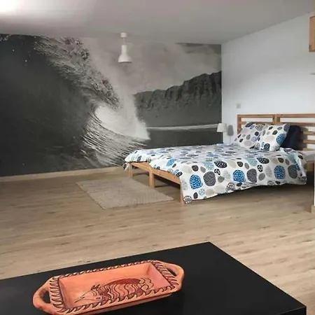 Sleeps 2 Wifi * Famara