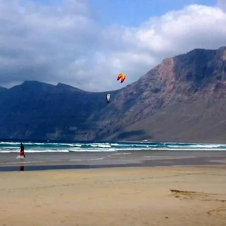 Holiday home Sleeps 2 Wifi Famara