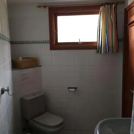 Sleeps 2 Wifi Famara