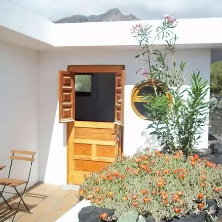 Sleeps 2 Wifi Holiday home *